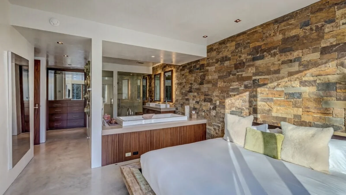 Bear Paw Lodge