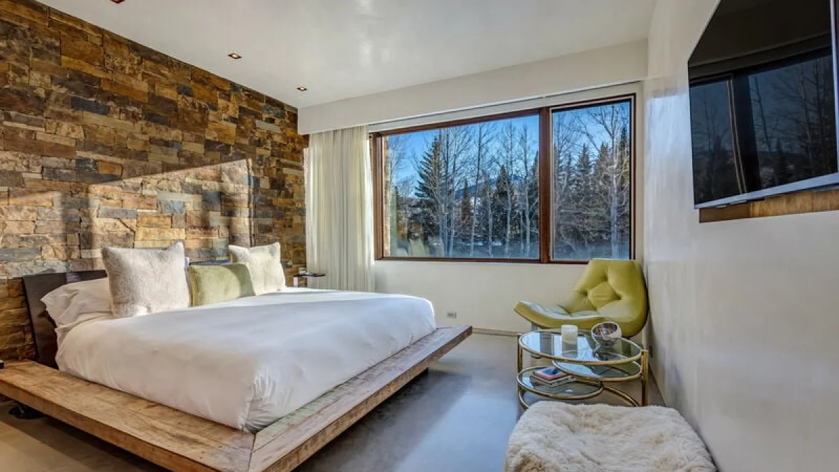 Bear Paw Lodge