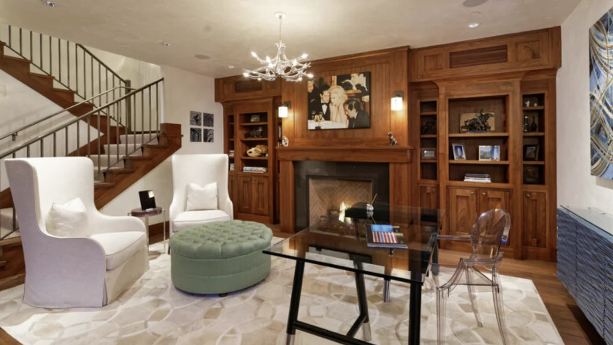 719 E Hopkins