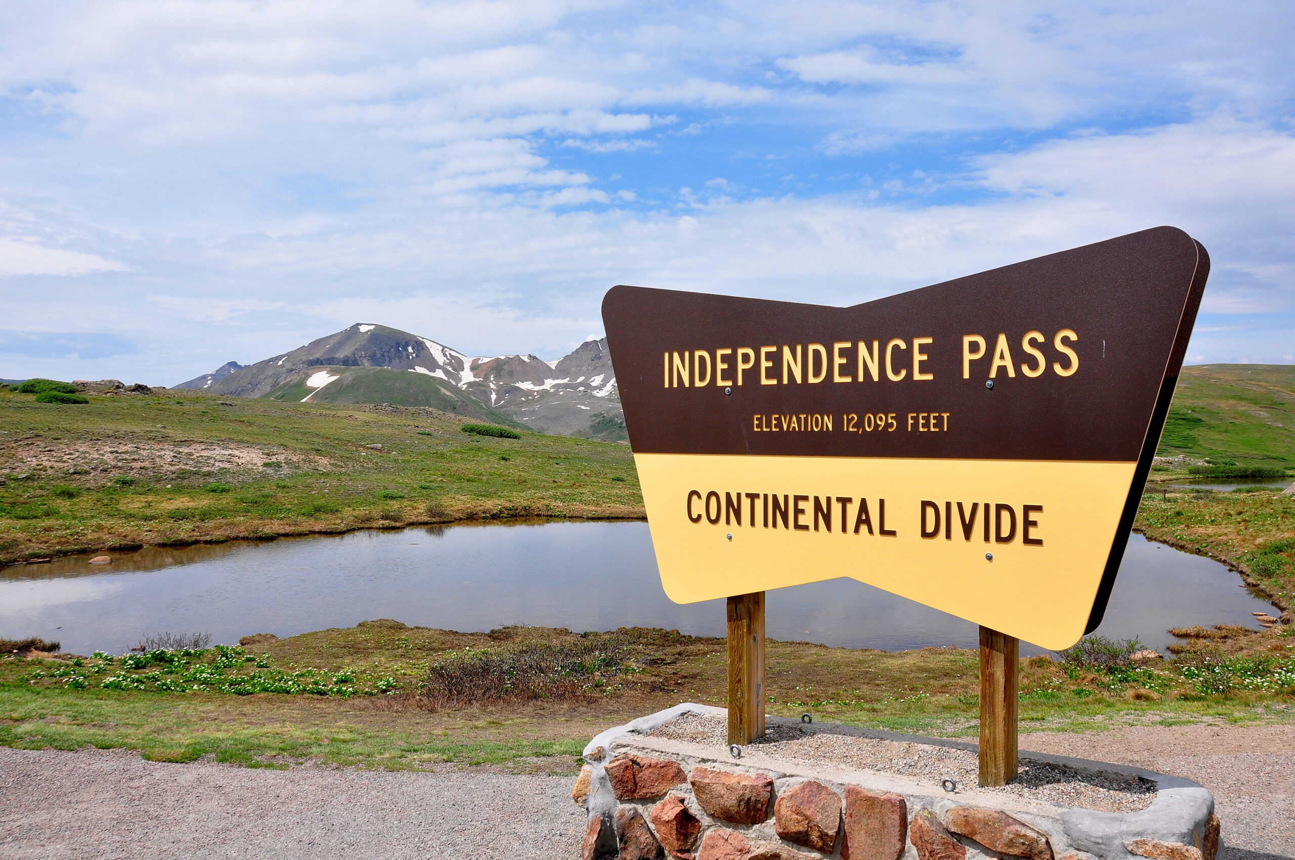 Mountain views from Independence Pass during summer in Aspen
